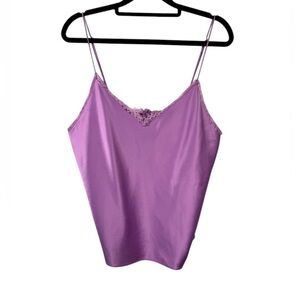 Victoria’s Secret Silky lace V-neck open vented‎ back sexy lingerie/cami lilac L
